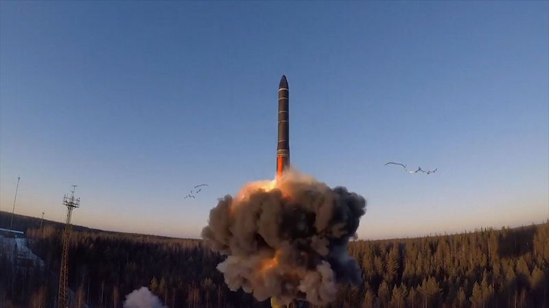 V Rusku cvičila celá triáda strategických jaderných sil, odpalovala rakety